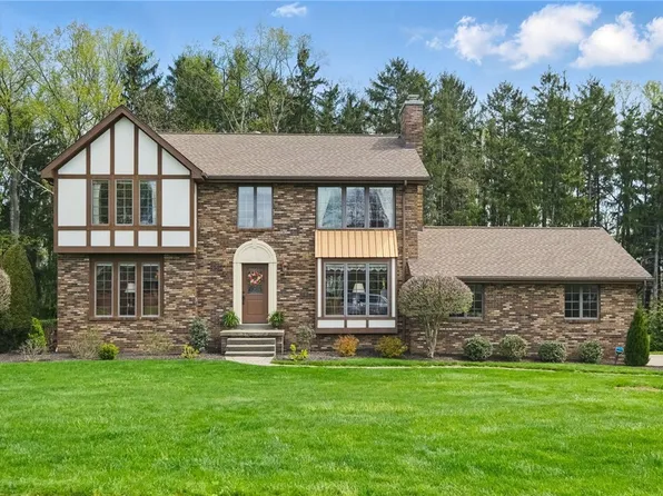 1058 Rimrock Rd, Greensburg, PA 15601