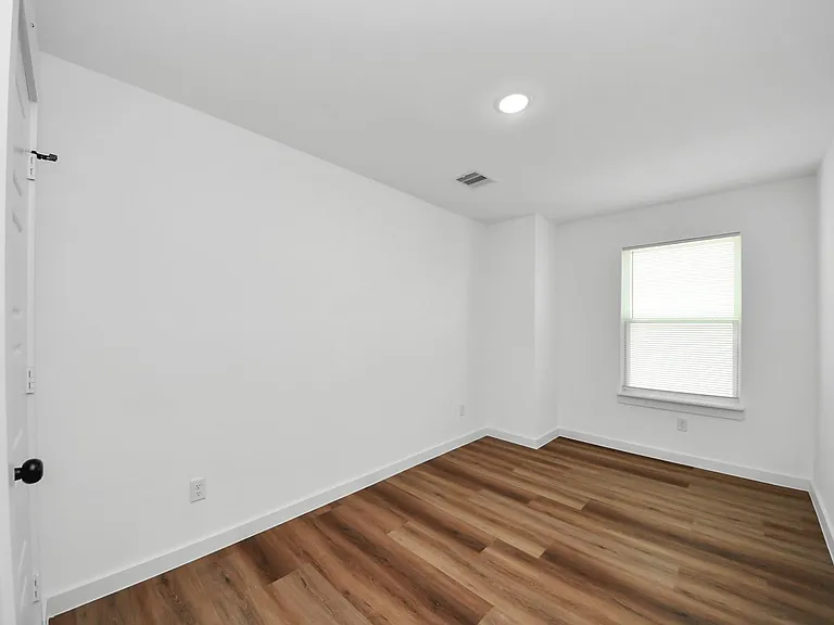 8021 Birmingham St #B — Photo 21