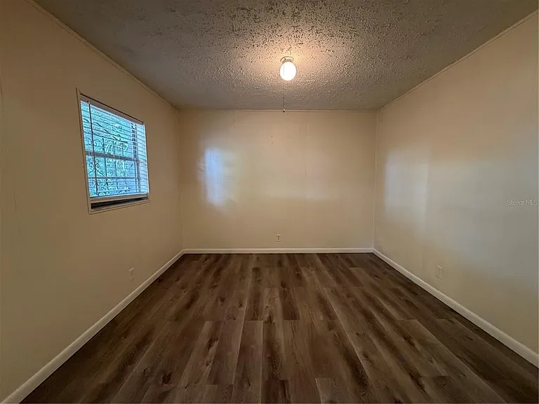 1740 W Walnut St — Photo 23