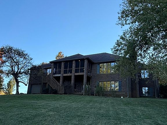 2nd image of 201 W River Bluff Drive