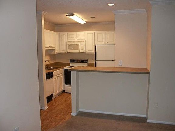 4th image of 6701 Fishers Farm Ln Unit D2