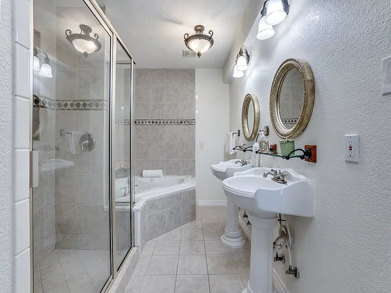 6106 Meadowcrest Dr — Photo 21