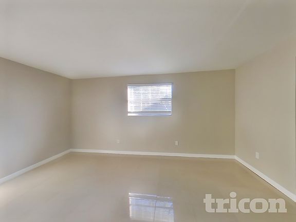 4th image of 2308 Leonard Dr
