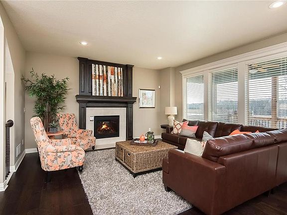 2nd image of 105 SE Water Garden Ct