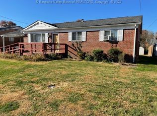 127 Taylor St, Hurricane, WV 25526