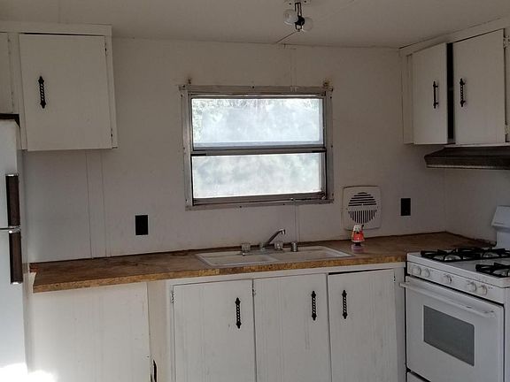 3rd image of 5676 Sunny Acres Dr