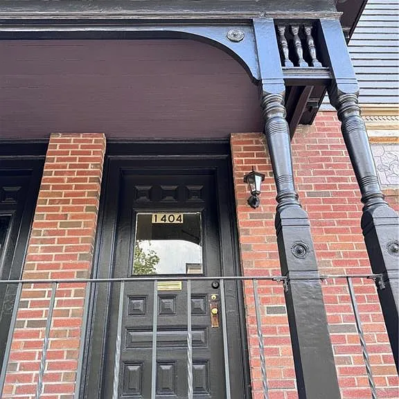 1402 Westminster St #2R — Photo 9