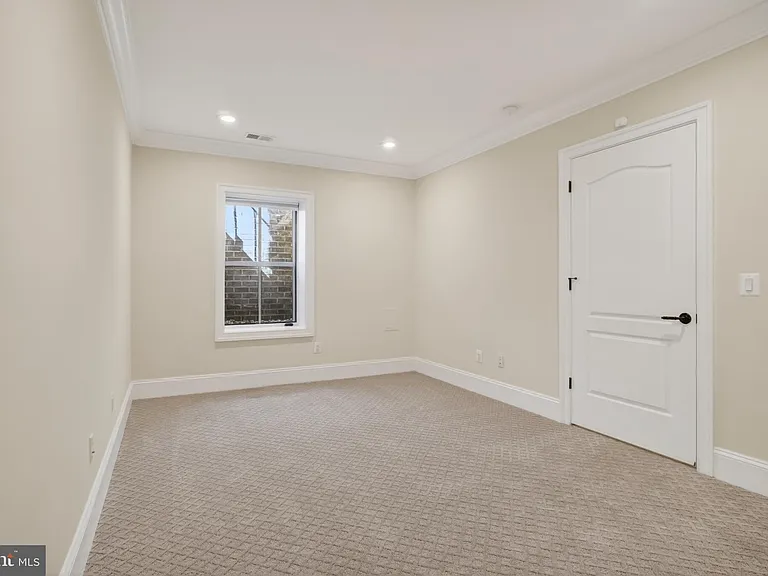 7112 Georgetown Pike — Photo 59