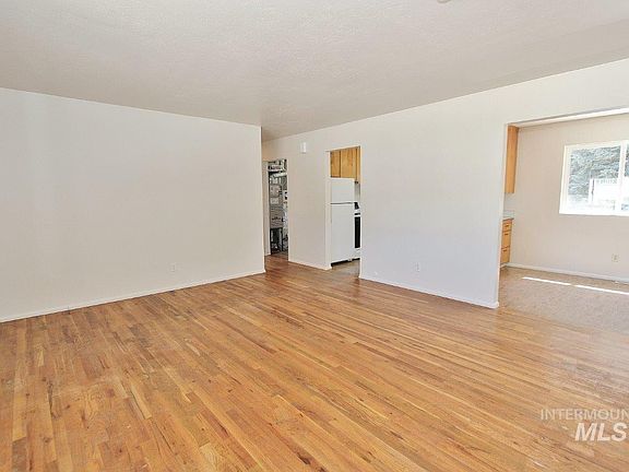 5th image of 2114 N Fry St