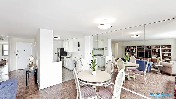 Sold by Moda Realty | media 37