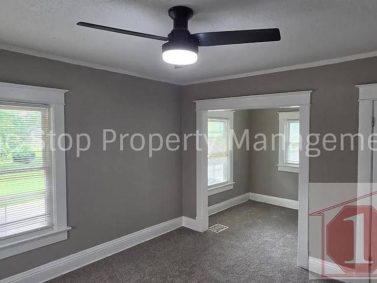 2821 Wabash Ave — Photo 25