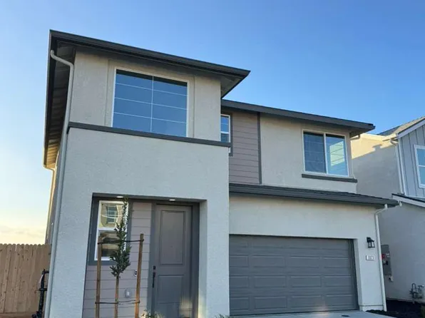 3023 N Martin St, Visalia, CA 93277