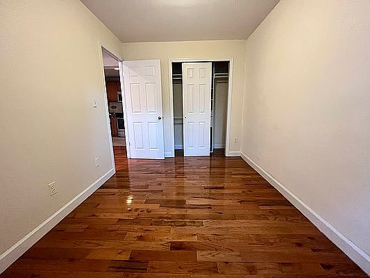 5th image of 337 1st Ave #Z