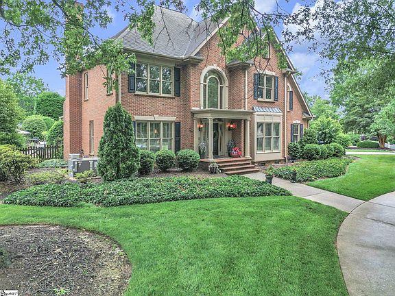 2nd image of 1 Squires Meadow Ct
