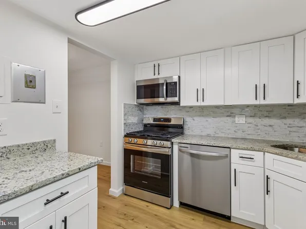 1554 Northgate Sq APT 1A, Reston, VA 20190
