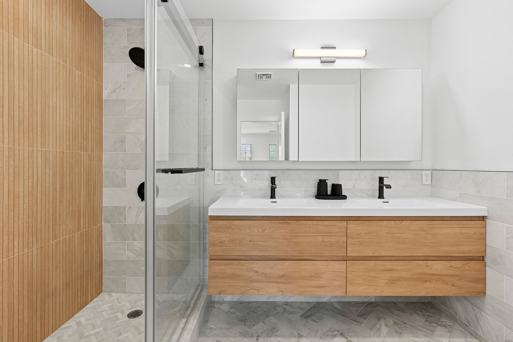  PRIMARY BATHROOM WITH DOUBLE SINKS AND BEAUTIFUL SHOWER