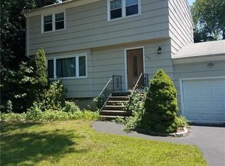 144 Daniel Rd, Hamden, CT 06517