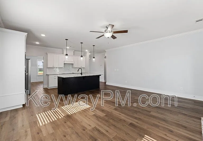 2217 Laurens St — Photo 9