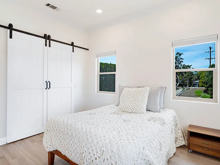 5136 Berryman Ave — Photo 32