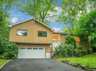 44 Hillside Lane, New Rochelle, NY 10804