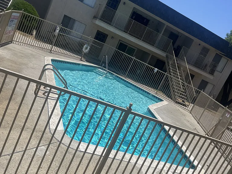 Santa Fe Springs Apartments — Photo 6