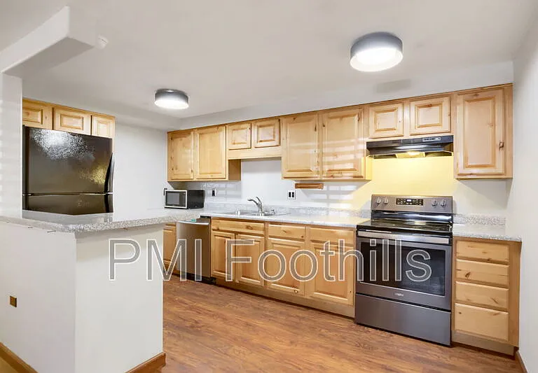701 N Pearl St #101 — Photo 5