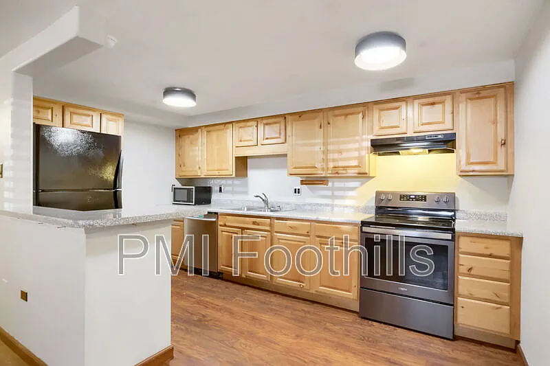 701 N Pearl St #101
