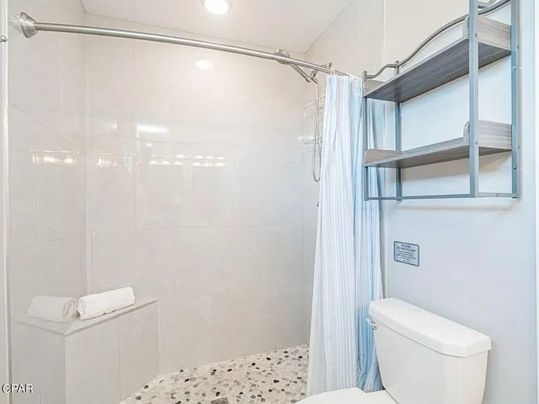 6320 Beach Dr — Photo 16