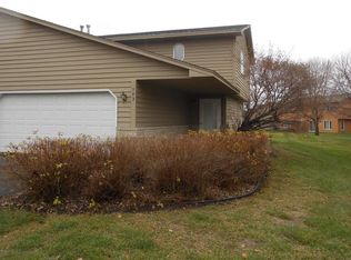 503 Oak Hill Cir, Chaska, MN 55318