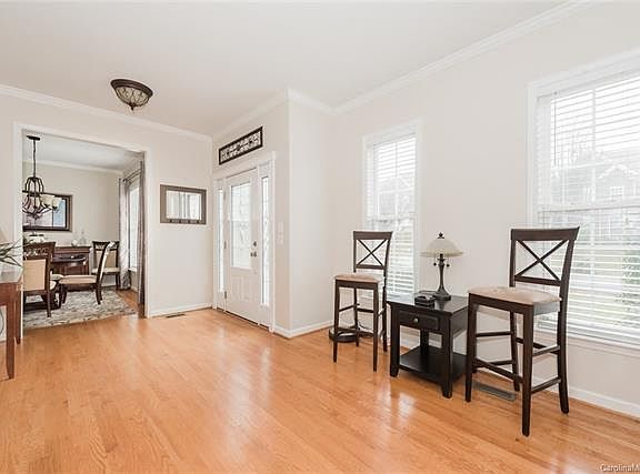 4th image of 16931 Hampton Crossing Dr