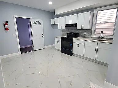 2nd image of 916 Hunterdon St #C