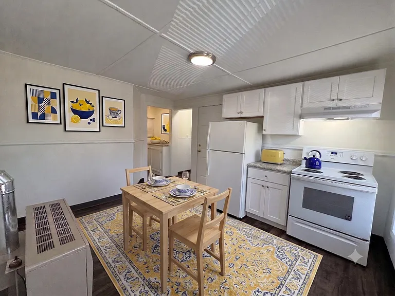 82 3rd St #2E — Photo 9