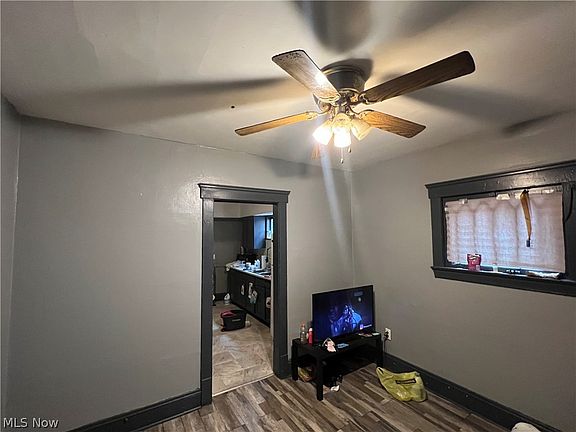 5th image of 12107 Forest Ave
