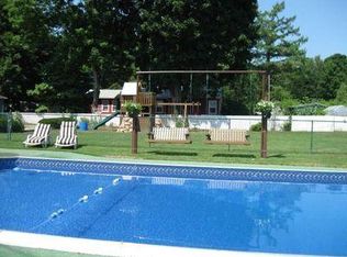 34 Pleasant St APT D, Plainfield, CT 06374