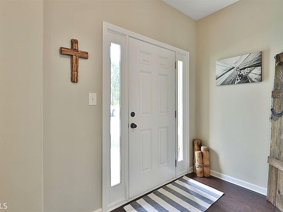 4th image of 6 Somerset Ln #161