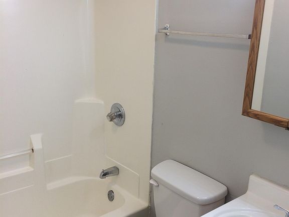 3rd image of 423 Gibson Ln #17