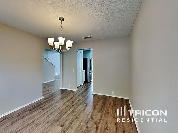 4th image of 5320 Tennis Villa Dr