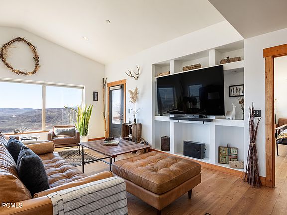4th image of 277 E Crestview Dr #193