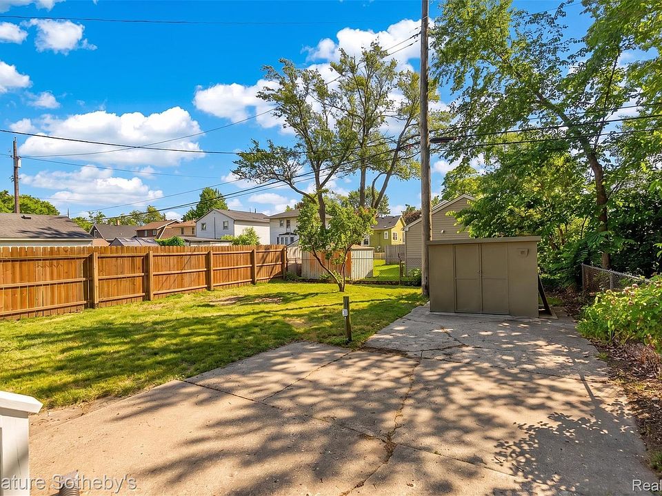 388 Channing St, photo 22