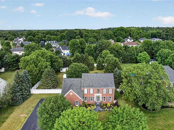 3rd image of 35 Norwood Ln
