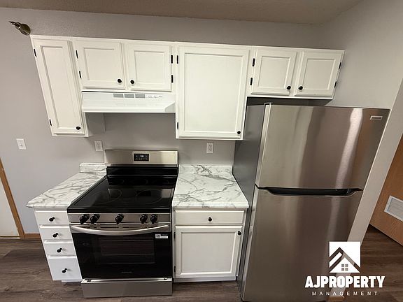 3rd image of 1000 S Summit Ave #1