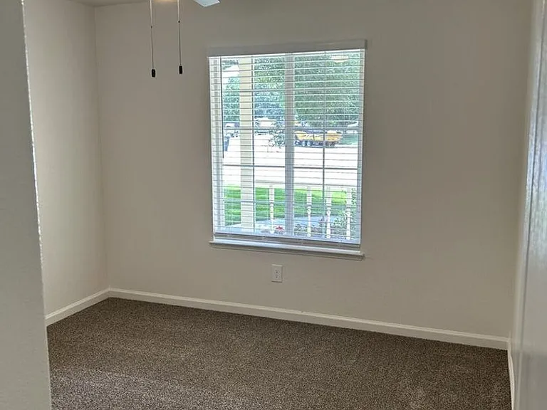4724 W Manor Ct — Photo 8