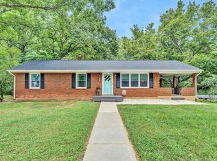 1056 Slow Walk Dr, Vinton, VA 24179