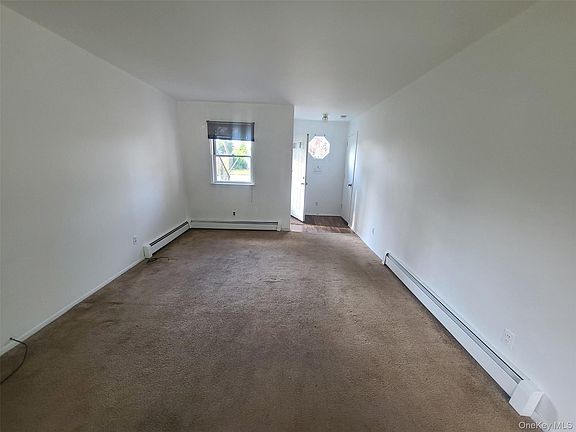 2nd image of 4 E Walnut St Floor 1