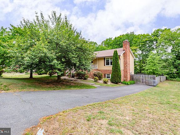 3rd image of 3906 Doran Rd