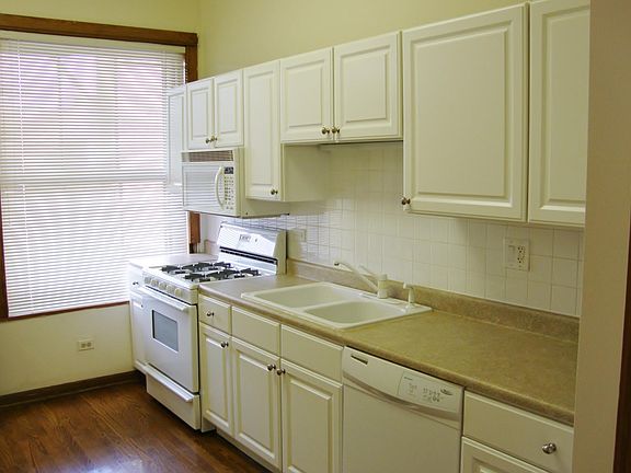 Modern Kitchen. New stove, Dishwasher