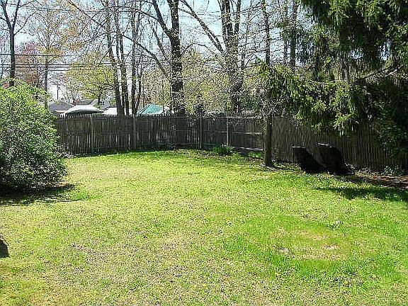 Level large rear yard