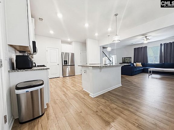 5th image of 750 Justify Loop