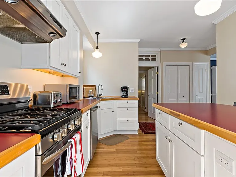 6 Gladding Ct #1 — Photo 8