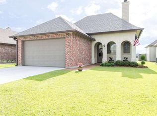 104 Adler Pl, Youngsville, LA 70592